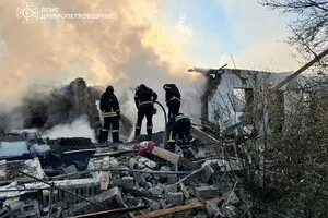 Россия нанесла удары по Днепропетровской области: пятеро раненых, вспыхнул масштабный пожар