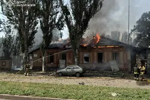 Массированная атака дронов на Запорожье: количество раненых возросло до 17