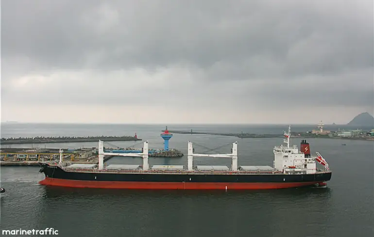 Хусити вдруге за добу напали на судно в Червоному морі: загинуло два члени екіпажу