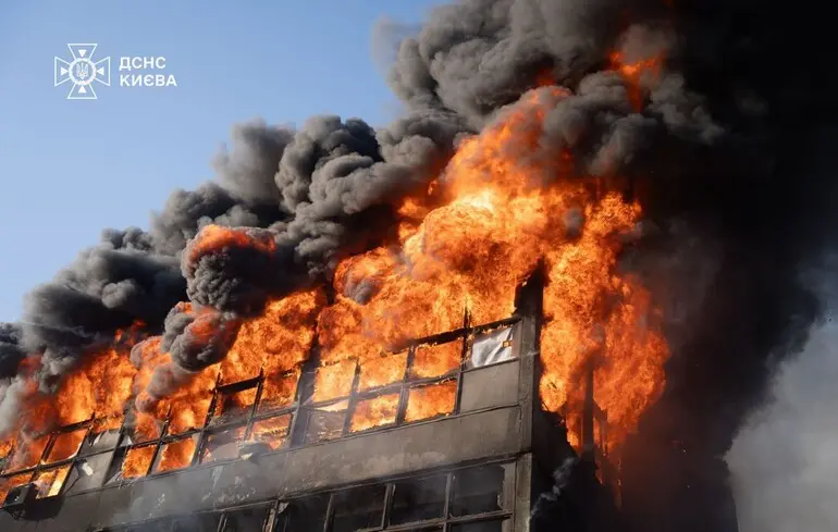 У Києві через обстріл перекрили низку вулиць: список