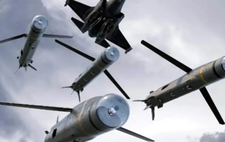 Крилаті ракети з російських стратегів зайшли до повітряного простору країни: куди летять