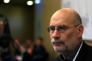 В России заочно приговорили писателя Бориса Акунина к 14 годам заключения