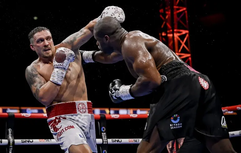 Усик нокаутировал Дюбуа в реванше: ключевые моменты боя за звание абсолюта