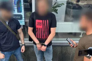 В Киеве разоблачили чиновницу КГГА и руководителя коммунального рынка на взятке