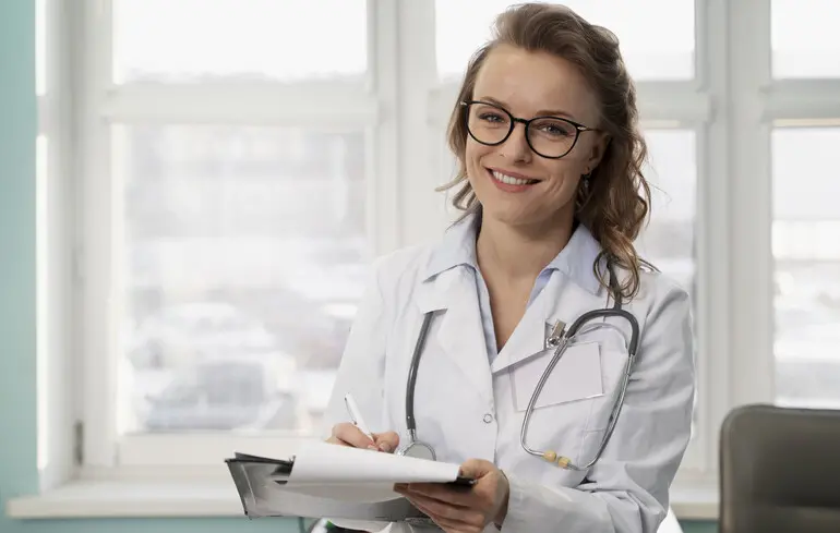 День медицинского работника: праздничные поздравления и открытки