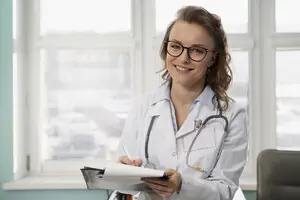 День медицинского работника: праздничные поздравления и открытки