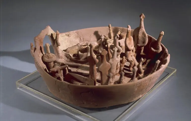 Чаша Вунуса, которой около 4000 лет.