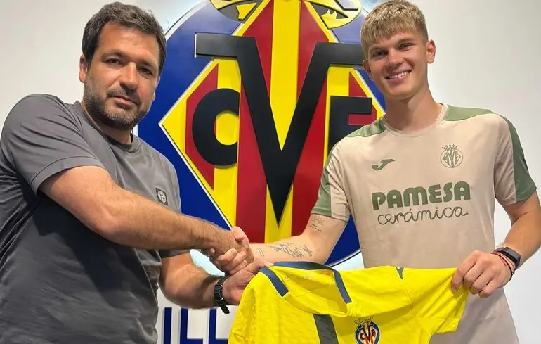 Яков Кинарейкин (справа)