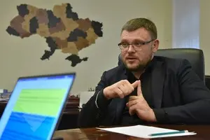 Трех детективов НАБУ избили во время обысков. Им не дали снять побои — Кривонос