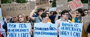 Подрыв антикоррупционных органов бросает тень на будущий курс Украины — The Economist