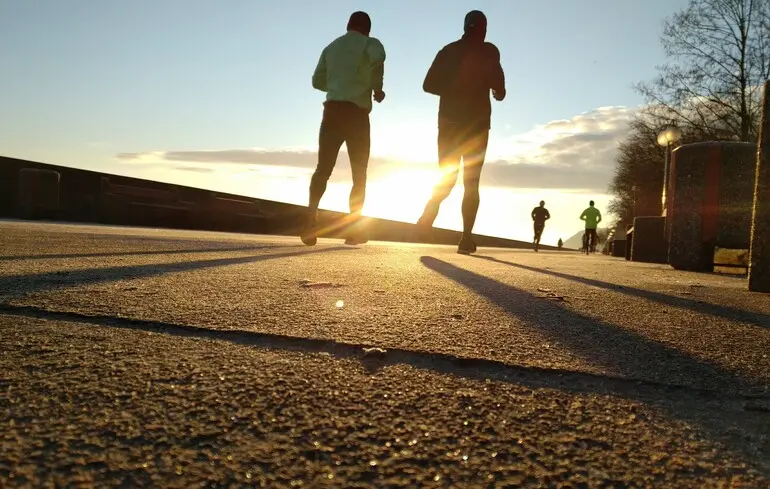 Меньше - не хуже: исследование подтверждает, что не обязательно ходить 10 000 шагов в день