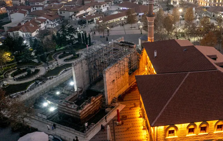 ШІ допомагає відновити давньоримські написи: модель Aeneas визначає втрачений текст і місце створення