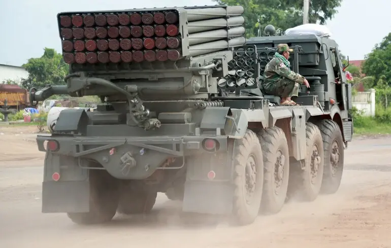 Между Таиландом и Камбоджей продолжаются пограничные столкновения: возросло количество погибших, эвакуированы более 130 тысяч человек