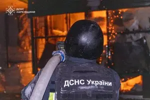 В Харькове вражеские обстрелы вызвали масштабные пожары: в ГСЧС показали последствия удара