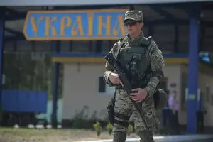 Россия официально закрывает 20 пунктов пропуска на границе с Украиной