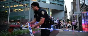Стрельба в центре Нью-Йорка: мужчина убил полицейского, еще трех человек и застрелился