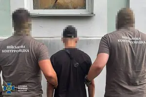 Корректировал обстрел своего подразделения и готовил 