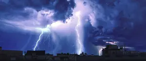 Ученые зафиксировали самую длинную вспышку молнии