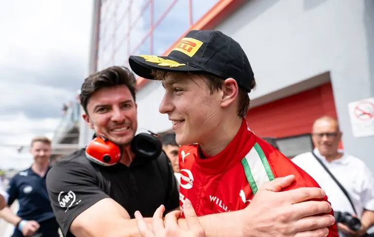 16-летний украинский автогонщик добыл историческую победу в Италии