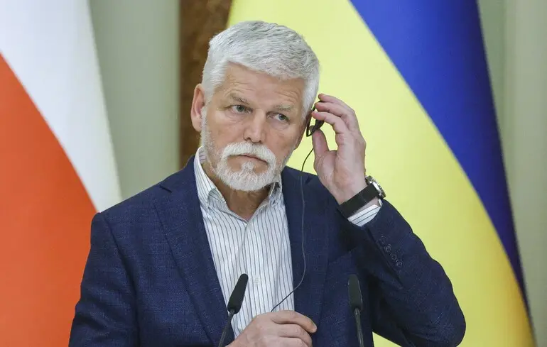 Президент Чехії припустив тимчасову втрату частини України