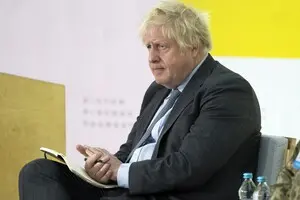 Бывший премьер Британии Джонсон осуждает запугивание Китаем Тайваня — Reuters