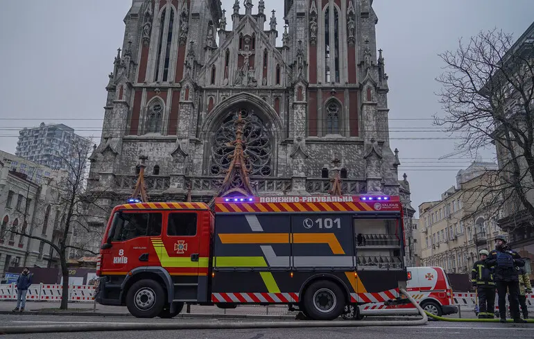 Настоятель храму отець Павло Вишковський: «Костел Святого Миколая пережив пожежу, але може не пережити бюрократії» 
