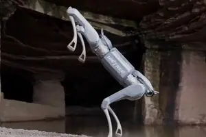 Робот-собака поднимает рынок: китайские акции стремительно выросли после демонстрации нового робота от Unitree