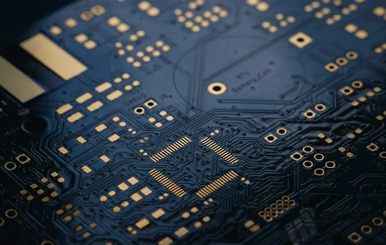 У США заарештували двох громадян Китаю за контрабанду ШІ-чипів на десятки мільйонів доларів 