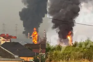 В Краснодарском крае пылает НПЗ: российские власти молчат об атаке