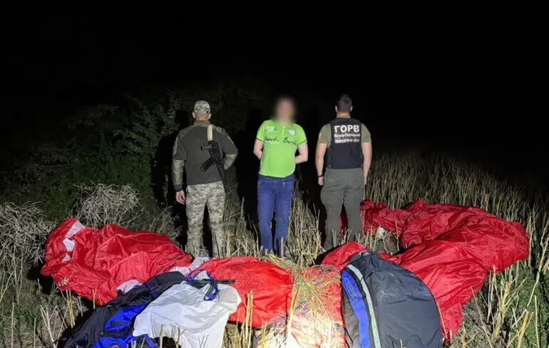 В Винницкой области задержали мужчину, который пытался пересечь государственную границу на параплане