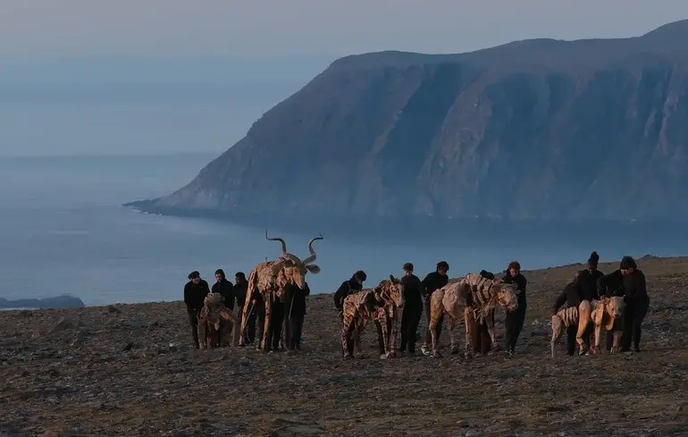 Команда The Herds з ляльками тварин завершила подорож на Полярному колі Норвегії.