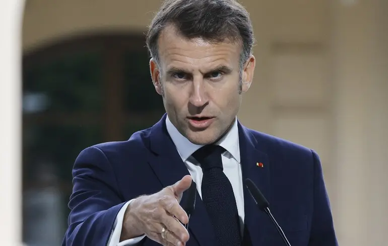 Будущее Украины не может решаться без украинцев - Макрон прокомментировал разговор с Зеленским