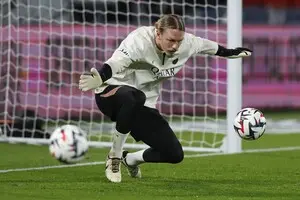 Российский голкипер ПСЖ разозлился на руководство клуба из-за перехода украинца