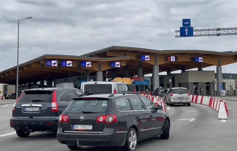 Пасажиропотік через кордон України встановив новий рекорд — Держприкордонслужба 