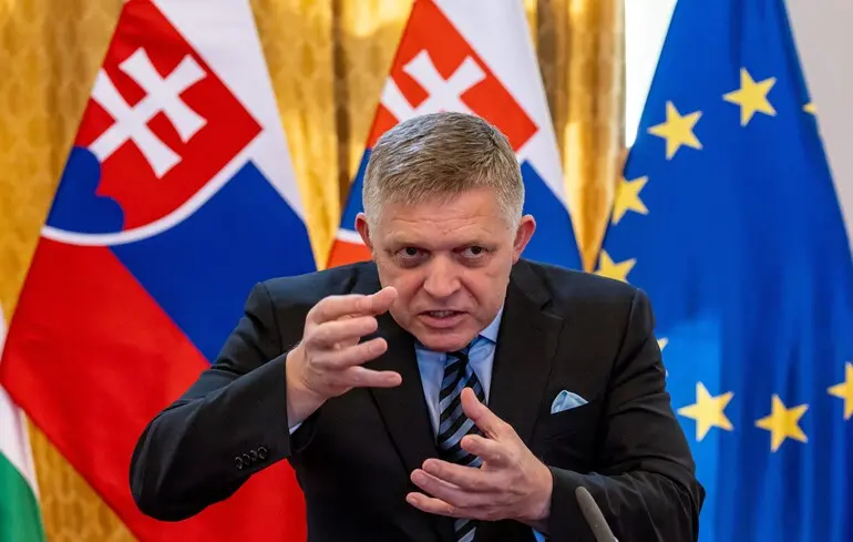 Фицо отреагировал на критику Украины за слова о 