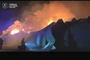 На Сумщині російські дрони підпалили сільськогосподарські склади та сільгосптехніку — ОВА