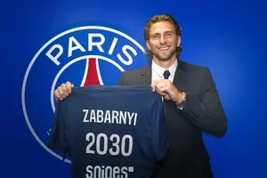 ПСЖ объявил о трансфере футболиста сборной Украины Забарного