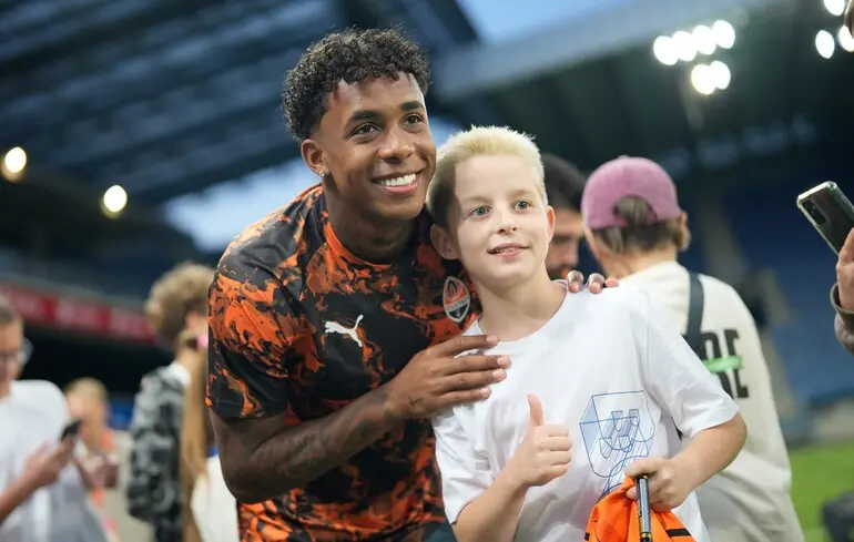 Англійський клуб погодив із лідером 