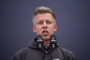 Лидер венгерской оппозиции обвинил РФ во вмешательстве в выборы