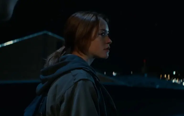 Фрагмент з фільму Watch The Skies.