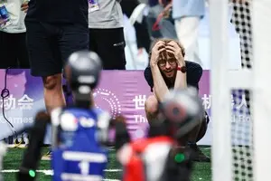 В Китае стартовали первые Всемирные игры гуманоидных роботов с участием 280 команд из 16 стран