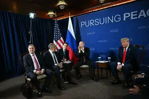 После саммита на Аляске Трамп передумал накладывать пошлину на российскую нефть для Китая