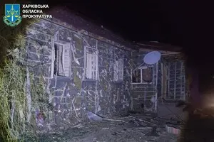 Под Харьковом неизвестный дрон попал во двор дома, в прокуратуре рассказали о пострадавших