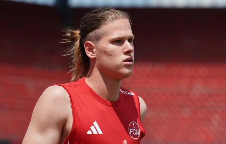 Артем Степанов