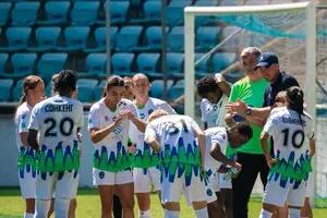 Украинской футболистке во время матча показали желтую карточку за разговоры на русском языке