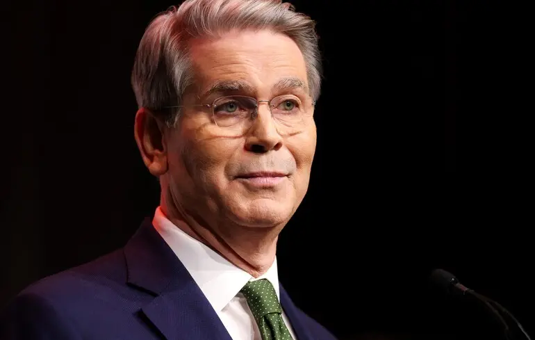 Спочатку ми продаємо зброю Європі, а потім її перепродають Україні з націнкою в 10% – Бессент