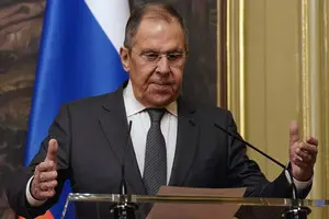 Россия хочет обеспечивать гарантии безопасности Украины вместе с Китаем, США, Британией и Францией – Лавров