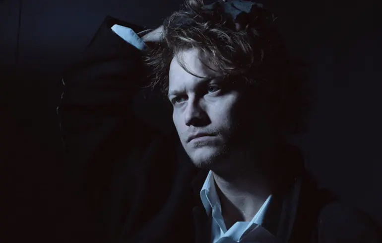 Полиция расследует обвинения актера Темляка в домашнем насилии