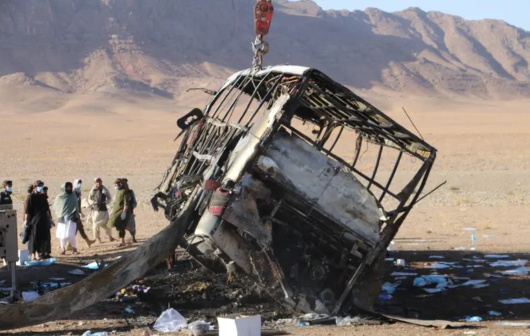 У автобусі згоріли всі пасажири – жахливе ДТП в Афганістані