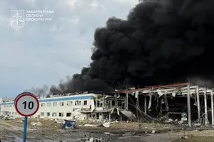 Ракета РФ влучила в завод американської компанії з виробництва електроніки в Мукачеві: зросла кількість поранених